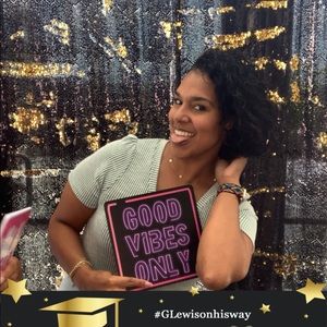 Meet your Posher, Lauren